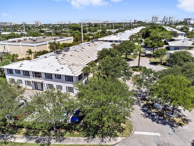 Building Photo - 2151 NE 68th St