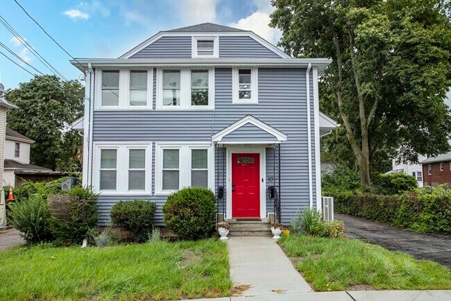 Primary Photo - 10 Oak St