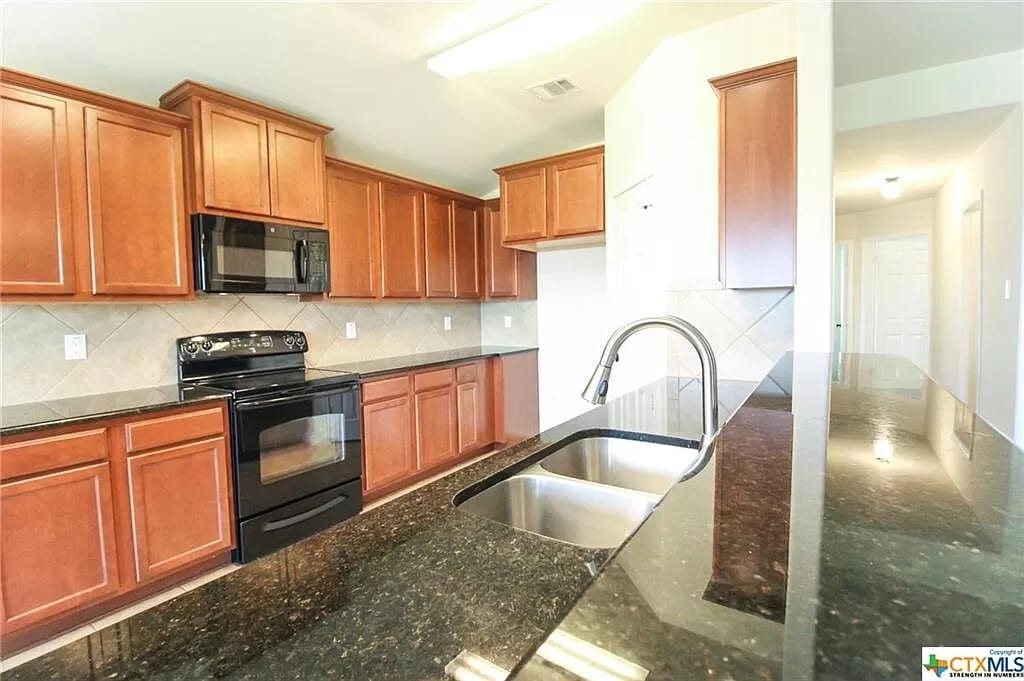 Building Photo - 1023 Sugar Brook Dr