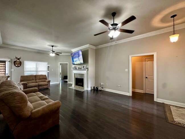 Building Photo - 162 Chestnut Ridge Dr