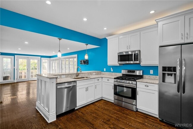 Building Photo - 108 Park St