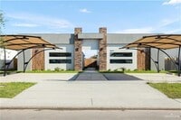 Building Photo - 10 Karen Dr