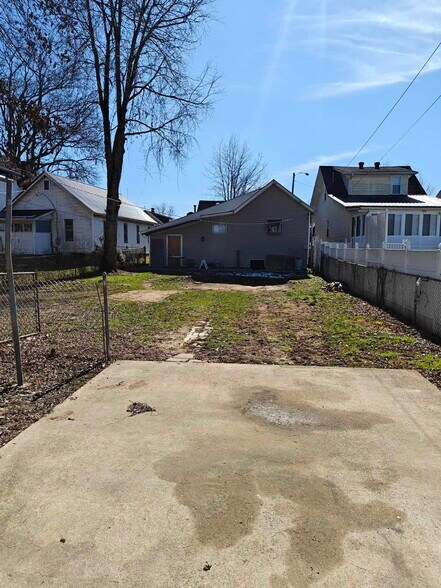 Building Photo - 2782 Latulle Ave