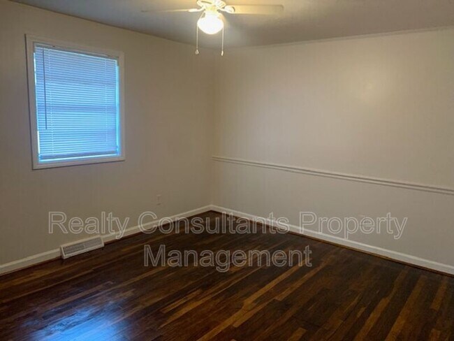 Building Photo - 1813 Walker Ave