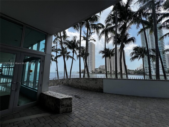 Building Photo - 335 S Biscayne Blvd