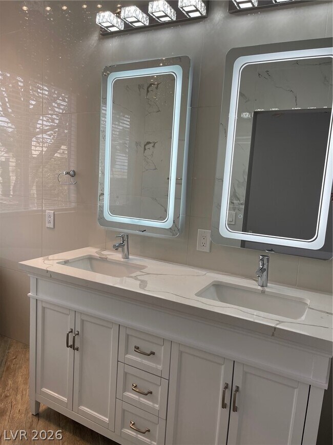 Building Photo - 8562 Lambert Dr