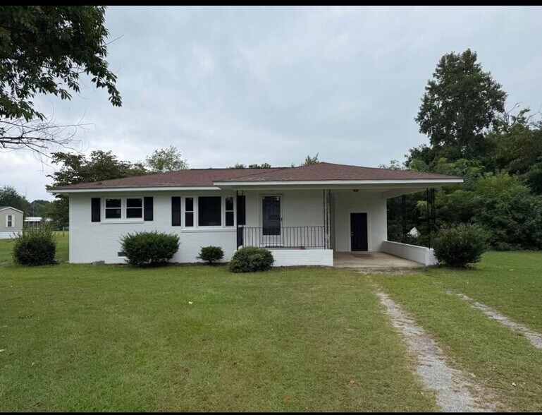 Primary Photo - 6166 Sandy Creek Rd