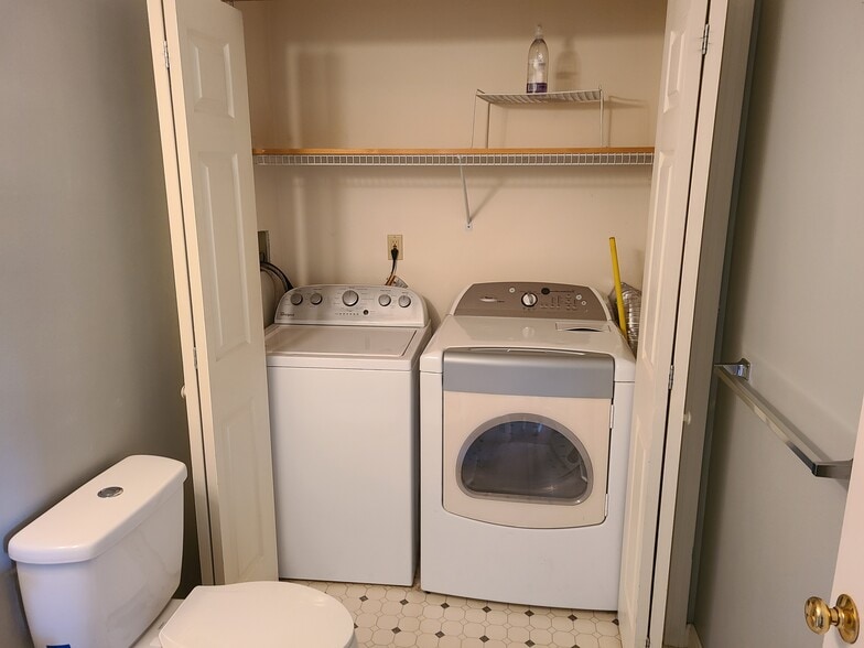 Building Photo - 48 Lochmere Ln