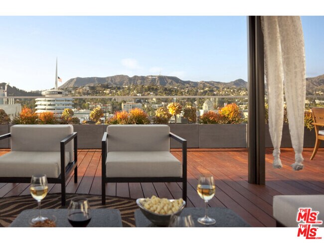 Building Photo - 6250 Hollywood Blvd