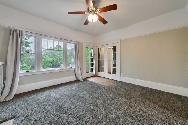 Building Photo - Charming Midtown 1-Bedroom Apartment with ...