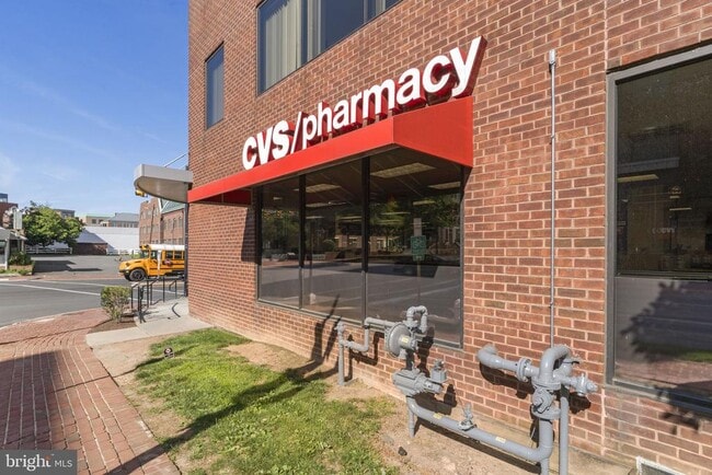 Building Photo - 2451 Midtown Ave