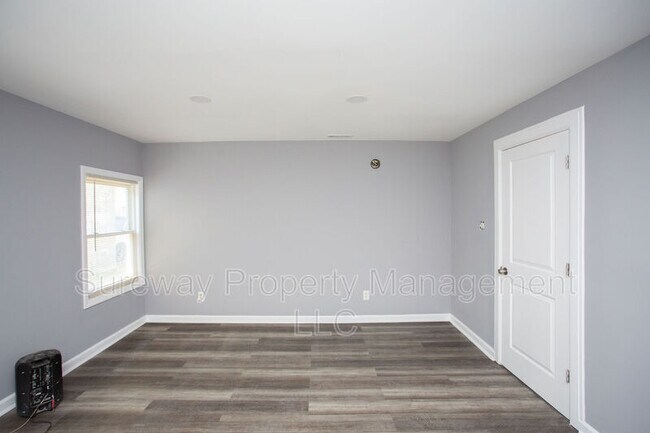 Building Photo - 200 Cooper St