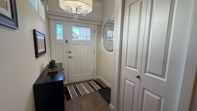 Building Photo - Furnished Ranch Style Condo W/Garage off Sand Lake/Kincaid. Must see. Available NOW!