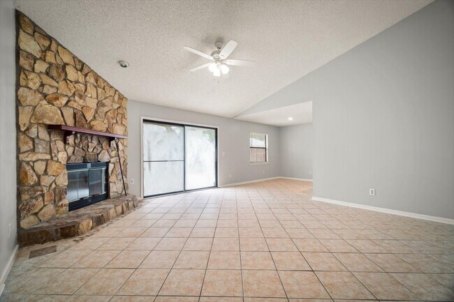 Building Photo - Charming 3-Bedroom, 2-bathroom Gem Awaits!