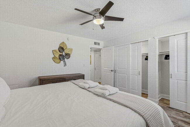 Building Photo - 3911 W Cleveland St