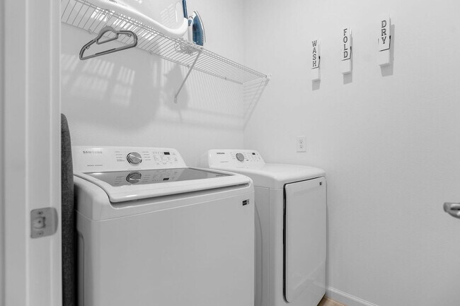 Building Photo - 221 Ballo Dr