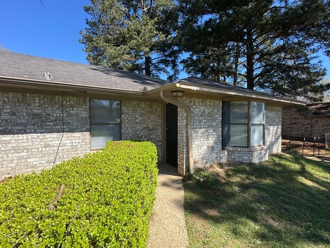 Building Photo - 3242 Stoneridge Dr