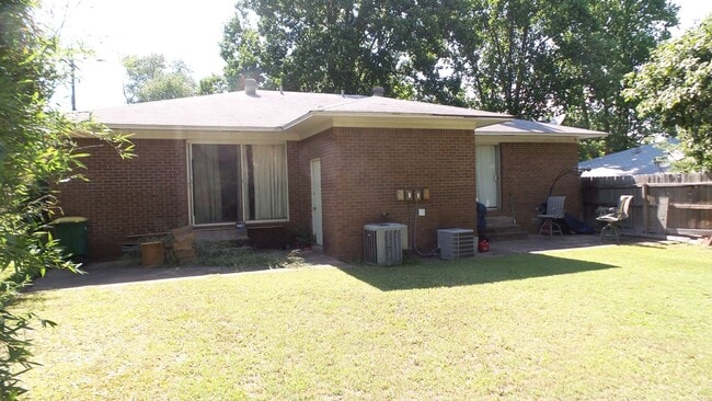 Building Photo - 104 Valley View Dr