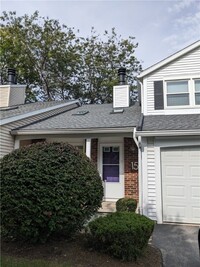 Building Photo - 15 Walnut Cir