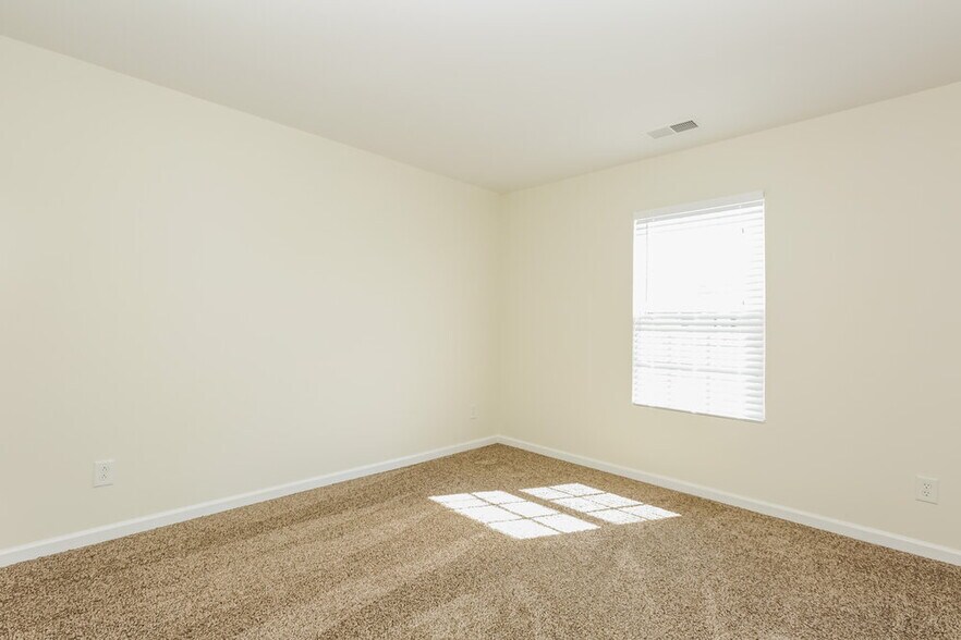 Building Photo - 6731 Sequoia Hills Dr