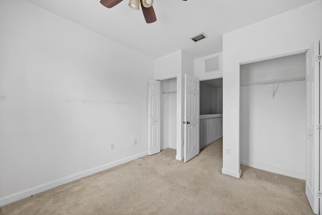 Building Photo - 1575 NE 33rd Ave