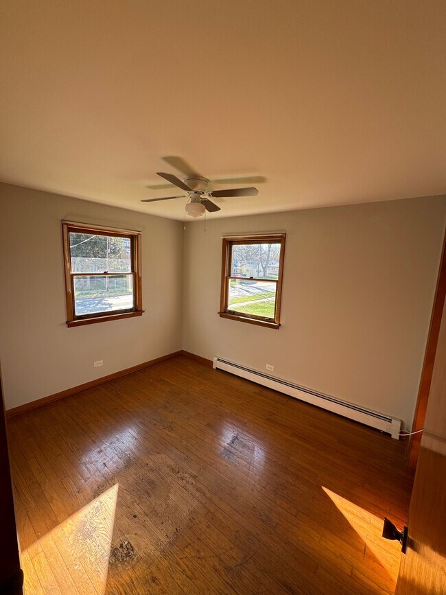 Building Photo - 544 S Water St