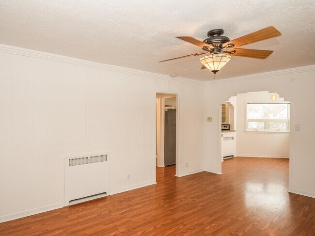 Building Photo - 143 S State St