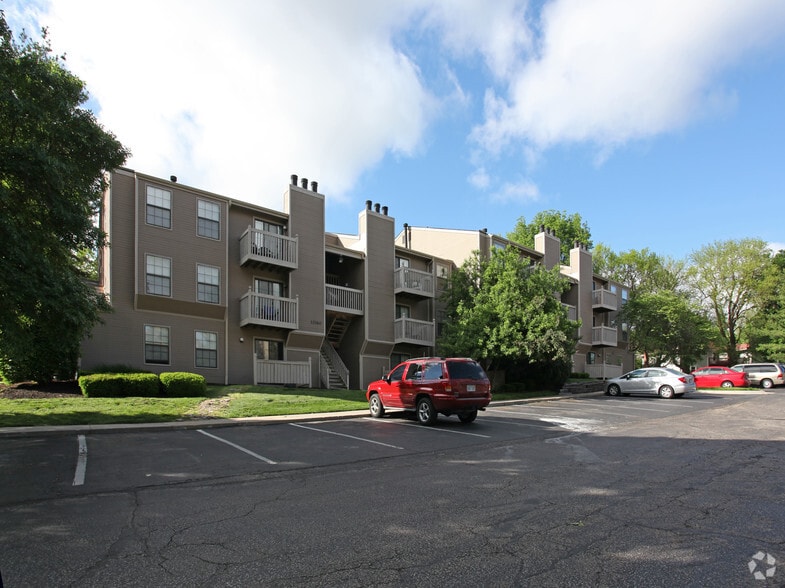 The Retreat at Woodridge Apartments 13245 W 87th Ter Lenexa KS 66215
