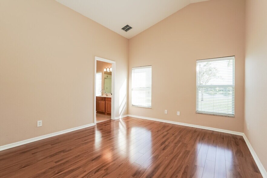 Building Photo - 11341 Lake Cypress Loop