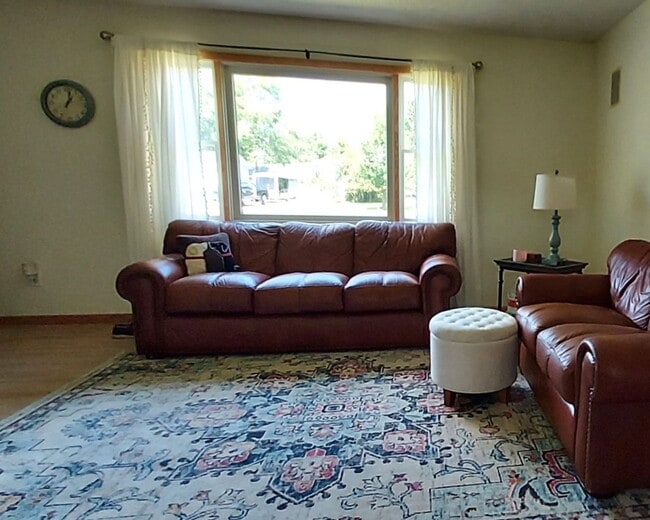 Building Photo - Great Single Family Home in North Hudson