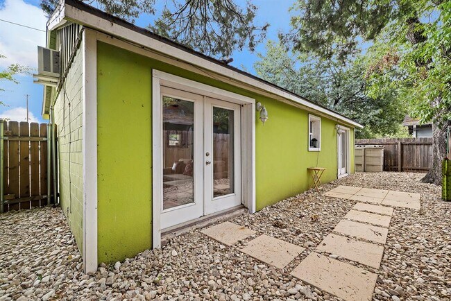 Building Photo - 75 Pedernales St