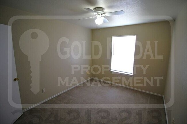 Building Photo - 1708 Windward Dr