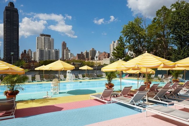 Floorplan - Manhattan Park
