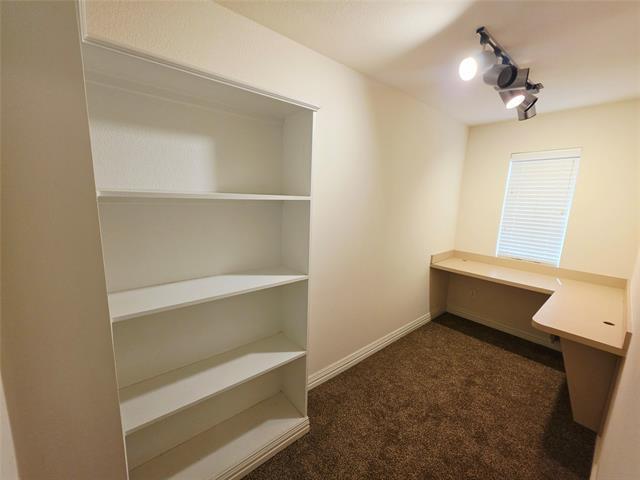 Building Photo - 4231 Towne Lake Ct