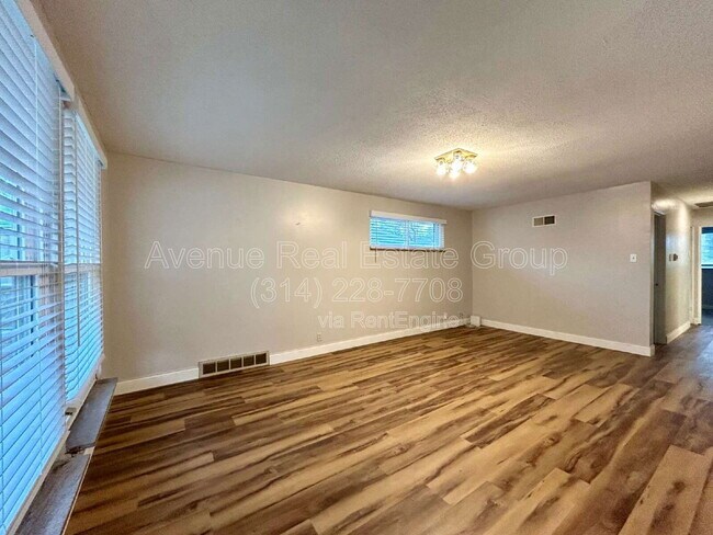 Building Photo - 1411 Midland Blvd