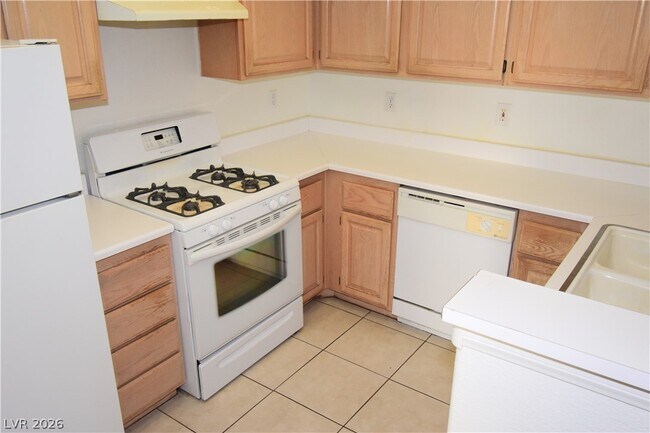 Building Photo - 3320 S Fort Apache Rd