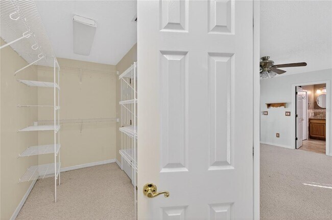 Building Photo - 2065 Oak Beach Blvd