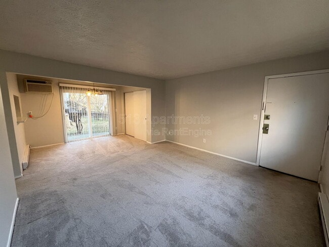 Building Photo - 6211 Graceland Ave