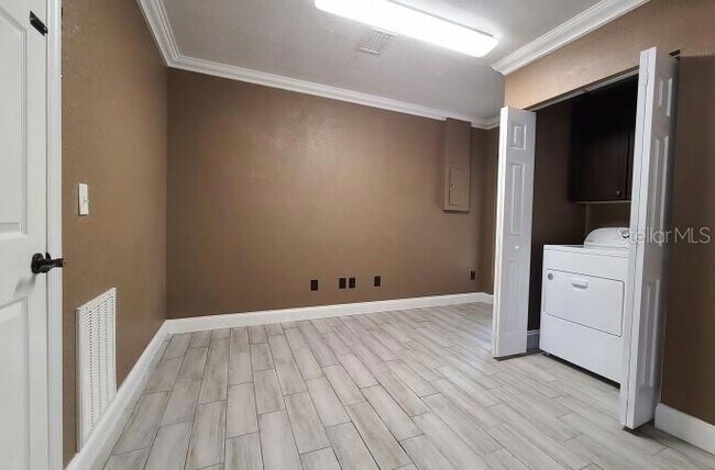 Building Photo - 1742 Cardinal Dr