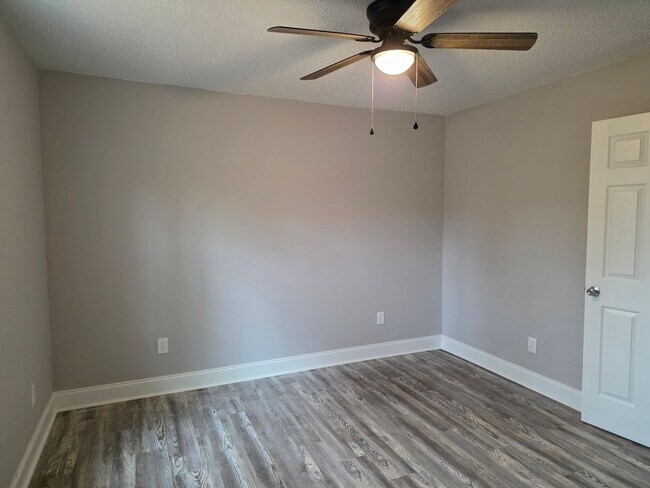 Building Photo - 6108 Ramsey Rd