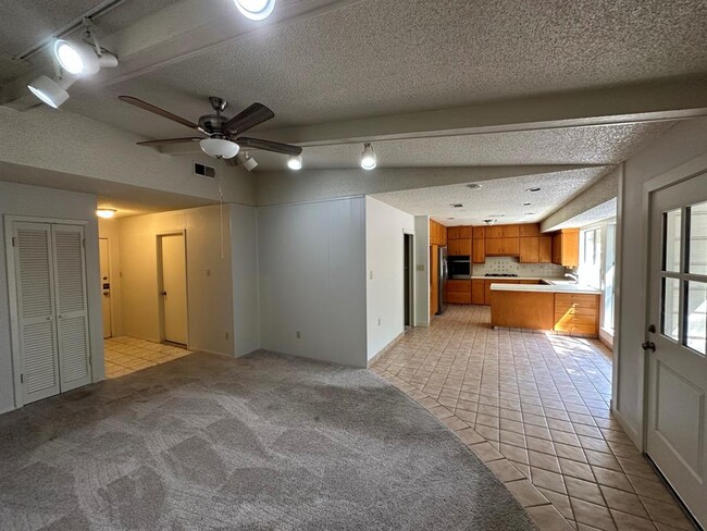 Building Photo - 2314 Farnswood Cir