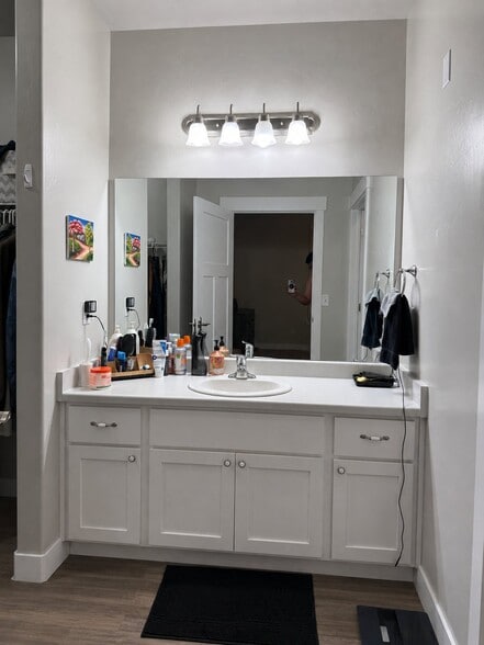 Building Photo - 4234 McKellen Dr