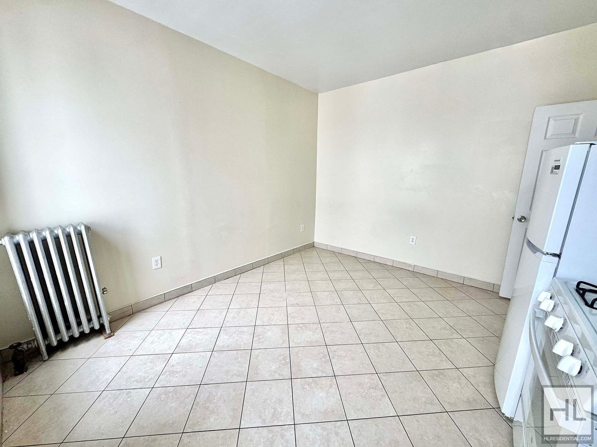 Building Photo - BAY 22 STREET