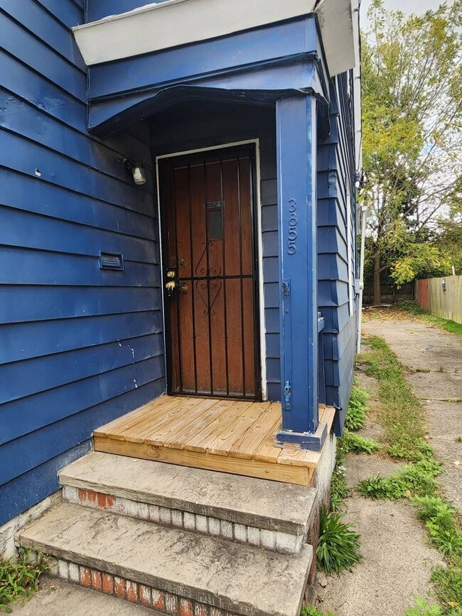 Building Photo - Charming 3-Bedroom Property in Prime Location