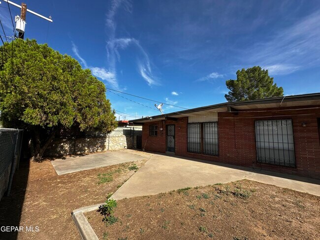 Building Photo - 5202 Cornell Ave