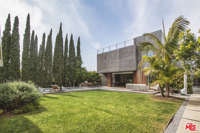 Building Photo - 12662 Rose Ave