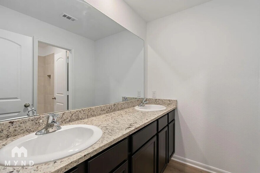 Building Photo - 10832 Quinn Ct