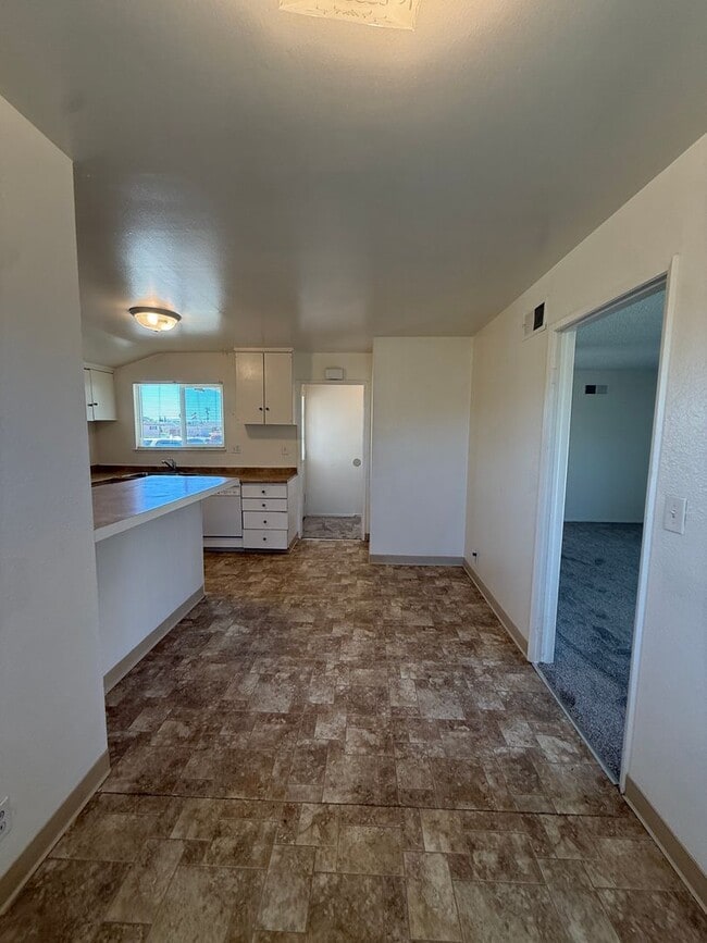 Building Photo - Orcutt Single Story Ranch Style Home Near Waller Park/Highway 135