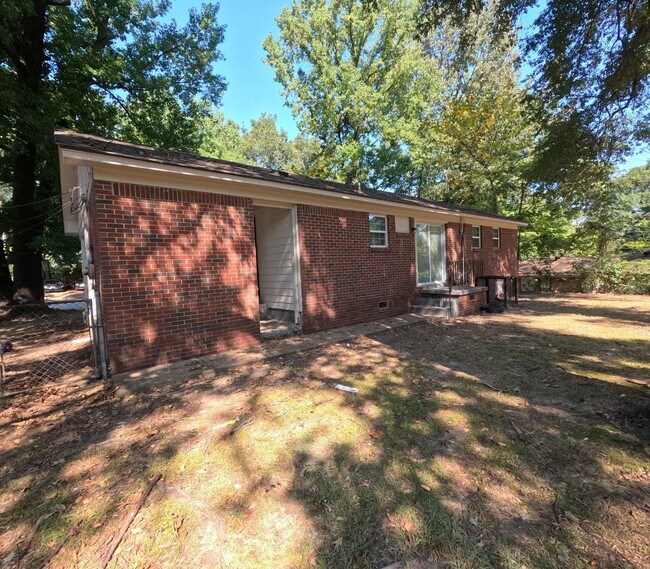 Building Photo - 3150 Parham St