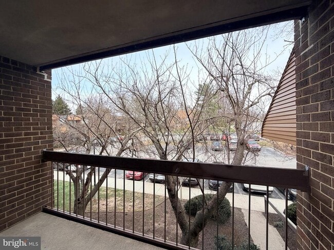 Building Photo - 8717 Hayshed Ln